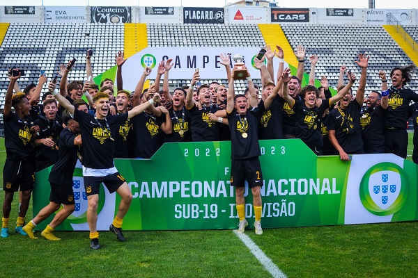 Lusitânia Lourosa FC vence o Campeonato Nacional II Divisão de Sub-19!